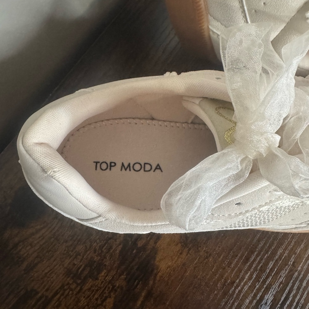 Top MODA Cream and Tan Women's Sneakers NWOT - Picture 3 of 6